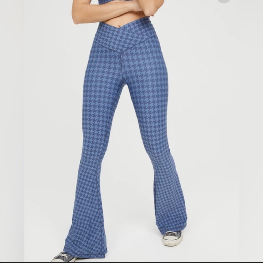 Aerie Houndstooth Blue Flare Pants